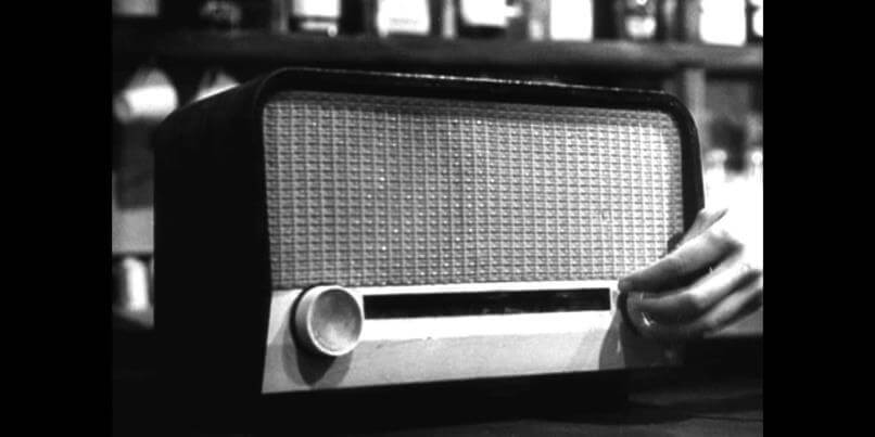 Confira 3 curiosidades sobre a história da rádio